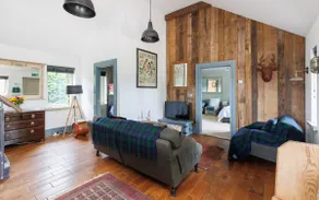 Little Dairy Farm|Stylish Barn Retreat|Nr Seaview - Image 2