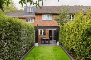 GuestReady - Modern 2bed with Garden in Southwark - Image 5