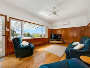 Batehaven Coastal Home Near Corrigans Beach - Image 4