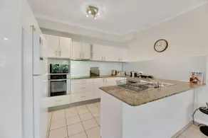 Tranquil 3-Bed Unit with Lush Garden Views - Image 4