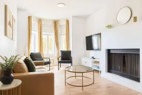 Newly Renovated - Grande-Allée - 3BR, 5 Beds - Image 2