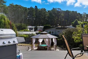 Spacious Renovated 3B w/Hot Tub, Pool Table, Games - Image 5