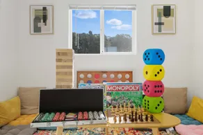 Spacious Renovated 3B w/Hot Tub, Pool Table, Games - Image 3