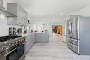 Spacious Renovated 3B w/Hot Tub, Pool Table, Games - Image 4