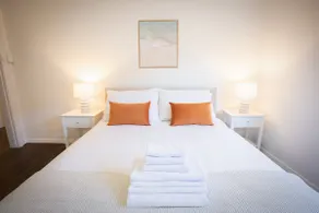 The Heri | Charming 2BR Glebe Retreat with Parking - Image 4