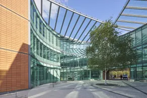 Modern Studio in Bracknell with free Parking - Image 2