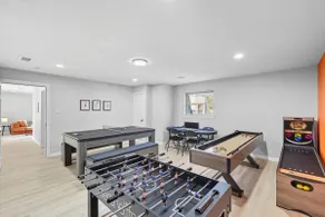 7BR 5BA w Pool Hot Tub Sport Court & Game Room - Image 4