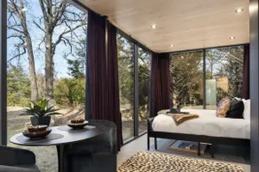 Amazing Mirror House with private Hot Tub - Image 2