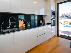 Charmant appartement de vacances entièrement équipé avec piscine privée, jardin et terrasse - Image 3