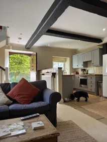Cosy Cottage Overlooking Malmesbury Abbey - Image 2