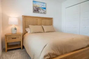 Brand New Designer Home - 5 minutes from East Port - Image 5