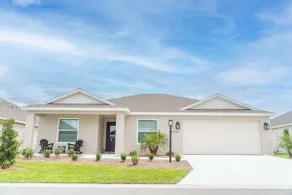 Brand New Designer Home - 5 minutes from East Port - Image 2