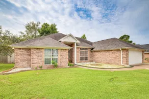 8 Mi to Lake Palestine: Peaceful Family Retreat - Image 2
