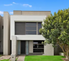 Modern Comfort Patio and Workstation with Garage - Image 3
