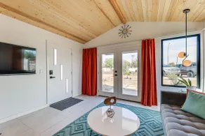 Walkable Downtown Chandler Oasis w/ Private Patio - Image 4