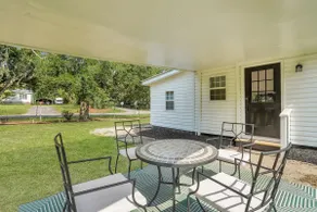 Cypress Cottage - Cozy Lake Getaway - Image 4