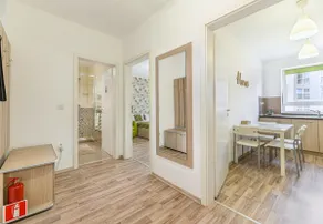 Luna Studio | Mountain View & Parking | Sleeps 3 - Image 3