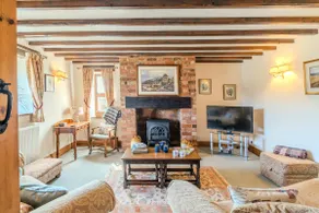 Maple Cottage - Rural Charm & Cotswold Views - Image 2