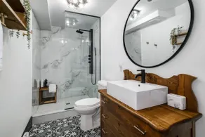 The Ivy Suite at Portage House in Picton - Image 5