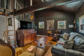 The Whiskey River Lodge by Stay Local Nashville - Image 2