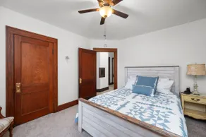 Beautiful 1923 Craftsman 5 Min to DT Garage 6Beds! - Image 3