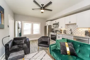 Modern 3 Bedroom Near Downtown, I-90 & Lake Erie - Image 4