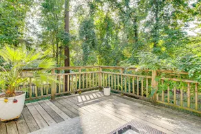 3 Mi to Marina: Quiet Getaway w/ Deck in Lexington - Image 2