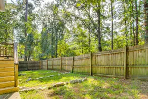 3 Mi to Marina: Quiet Getaway w/ Deck in Lexington - Image 3