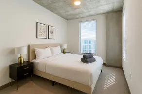 Bright 2BR Apt Pool, Gym Walkable Area - Image 2