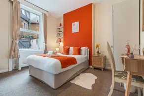 Fulham 3-Bed Near Stamford Bridge - Image 5