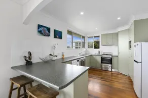 Emerald Views Signal Street 9 - Stunning views of Emerald Beach - Image 4