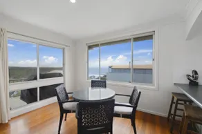 Emerald Views Signal Street 9 - Stunning views of Emerald Beach - Image 5
