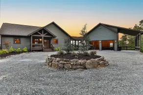 Toccoa Vista Pool & Spa | Mineral Bluff, GA - Image 5