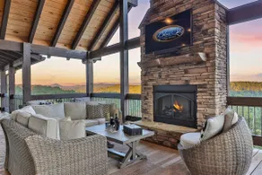 Toccoa Vista Pool & Spa | Mineral Bluff, GA - Image 4