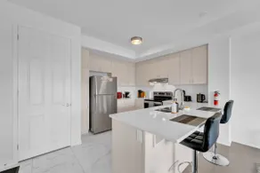 Stylish 3BR 2.5 Bath Townhouse w/ Patio & parking - Image 2