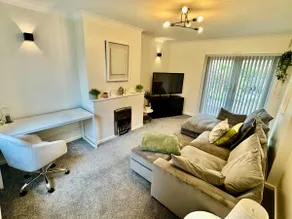 Comfortable 3BR house-parking close to city centre - Image 2