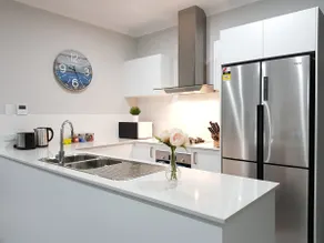 Home with Courtyard - Close to Beaches and Shops - Image 3