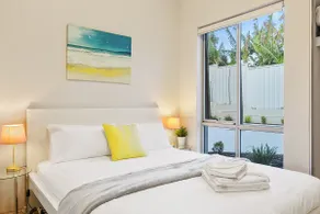 Home with Courtyard - Close to Beaches and Shops - Image 5