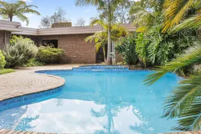Poolside Palms Oasis - Image 4
