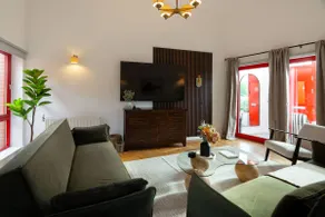 Botanic House - 3BR Home - Private Parking - Image 5