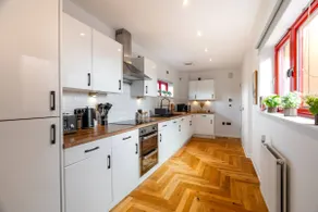 Botanic House - 3BR Home - Private Parking - Image 3