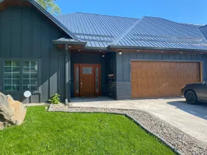 Stunning 3 Bedroom 2 Bath Modern and ready for you - Image 3
