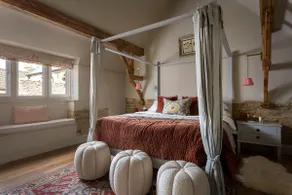 Luxury Boutique Barn Hideaway Near Bourton with Hot Tub - Image 3