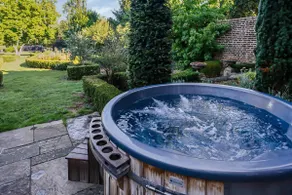 Luxury 7 Bed Herts Stay   Cinema   Hot Tub - Image 3