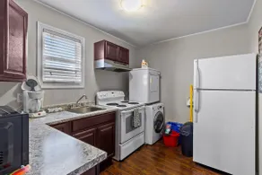 Modern 2BR Suite Parking Laundry - Image 3