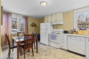 Midstream Modern 2BR Wi-Fi Parking - Image 5