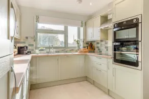 5 Bed in Washbrook oc-m33105 - Image 3