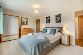5 Bed in Washbrook oc-m33105 - Image 2
