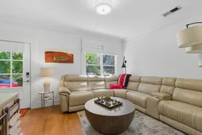 The Dearing Residence - Close To Downtown! - Image 4