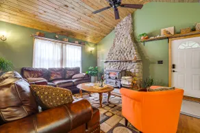 Ski, Swim, Relax: Old-fashioned Poconos Getaway - Image 2